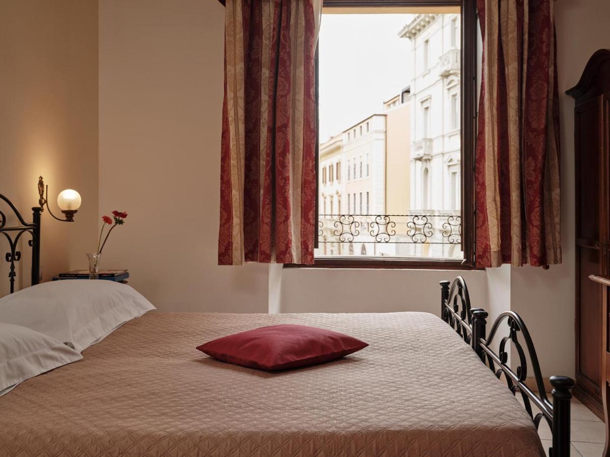 Hotel Cagliari Novecento Exterior foto
